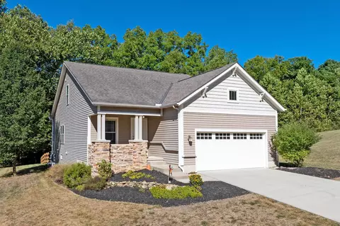 323 Timberland View Dr, Newark, OH 43055
