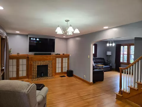 74 E Mithoff St, Columbus, OH 43206 photo 4