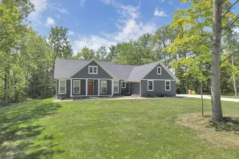 9606 Woodridge Cir, Fredericktown, OH 43019