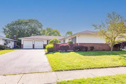 4834-4836 Winterset Dr, Columbus, OH 43220
