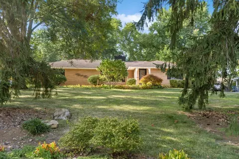 5047 Sharon Hill Dr, Columbus, OH 43235