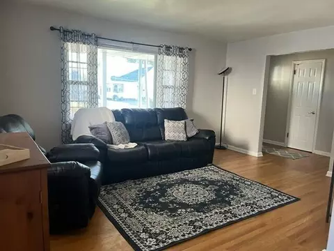 Living - 319 E Walnut St, Marion, OH 43302 photo 1 of 1