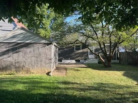 Exterior - 319 E Walnut St, Marion, OH 43302 photo 2 of 2