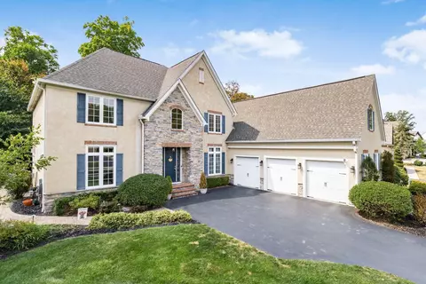 3228 Abbey Knoll Dr, Lewis Center, OH 43035