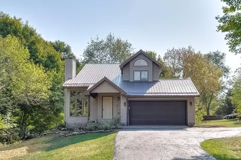 1604 Apple Valley Dr, Howard, OH 43028