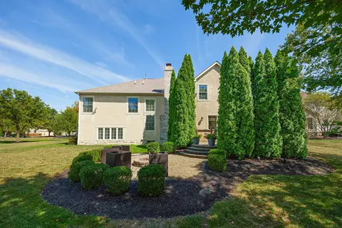 Exterior - 5957 Dunheath Loop, Dublin, OH 43016 photo 13 of 20