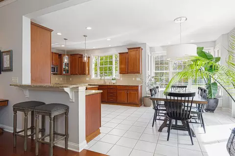 Kitchen - 5957 Dunheath Loop, Dublin, OH 43016 photo 6 of 9