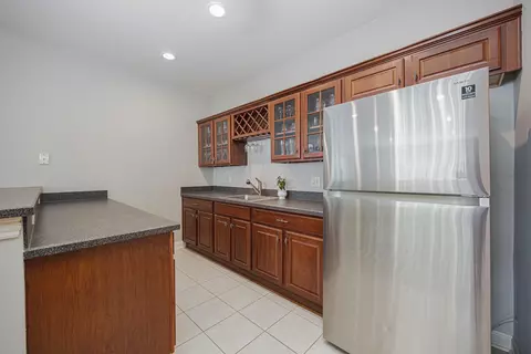 Kitchen - 5957 Dunheath Loop, Dublin, OH 43016 photo 7 of 9