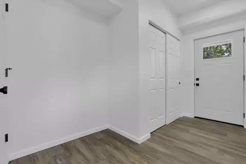 Entry Way - 830 3rd St, Lancaster, OH 43130 photo 1 of 6