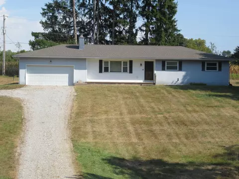2294 Rainbow Dr NE, Lancaster, OH 43130