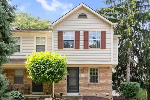 481 Foxtrail Cir E, Westerville, OH 43081