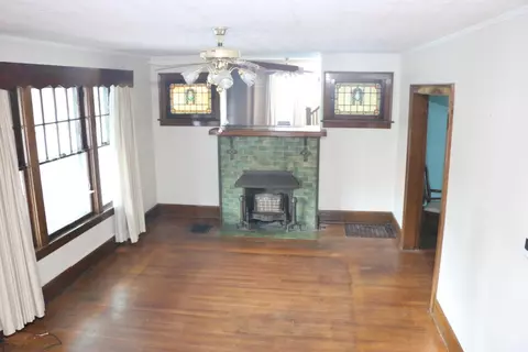 Living - 271 E Deshler Ave, Columbus, OH 43206 photo 2 of 4