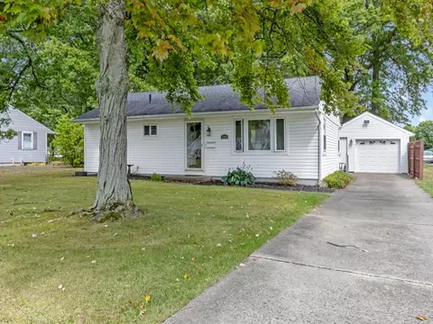 1584 Ridgewood Dr, Salem, OH 44460