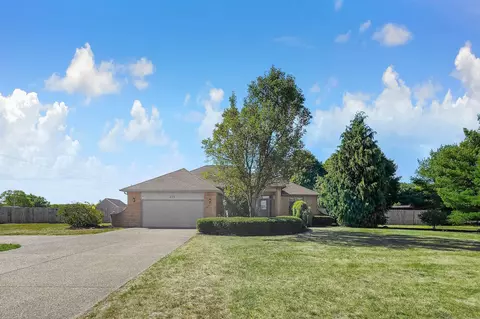 271 Valley Dr NE, Newark, OH 43055
