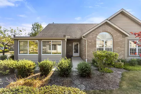 5595 Villa Gates Dr #5, Hilliard, OH 43026