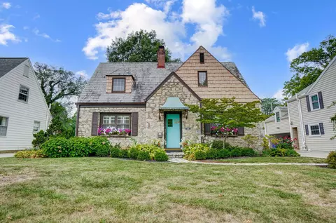 2011 Wyandotte Rd, Upper Arlington, OH 43212