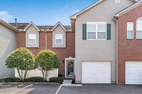 688 Mystic Pointe Dr, Lewis Center, OH 43035