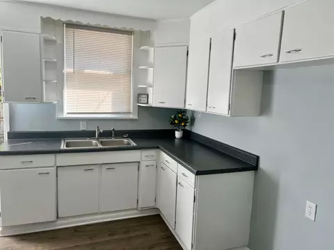 Kitchen - 807 E Deshler Ave #809, Columbus, OH 43206 photo 2 of 3