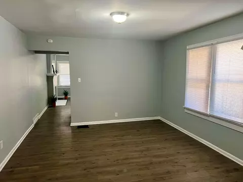 Living - 807 E Deshler Ave #809, Columbus, OH 43206 photo 5 of 6