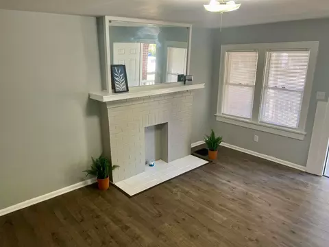 Living - 807 E Deshler Ave #809, Columbus, OH 43206 photo 3 of 6