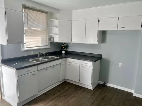 Kitchen - 807 E Deshler Ave #809, Columbus, OH 43206 photo 1 of 3