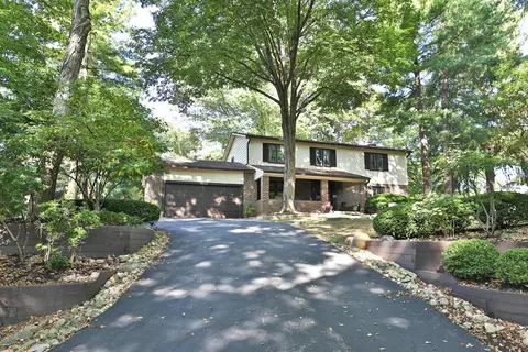 7043 Olentangy River Rd, Columbus, OH 43235