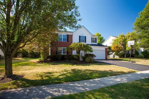 2154 Alum Village Dr, Lewis Center, OH 43035