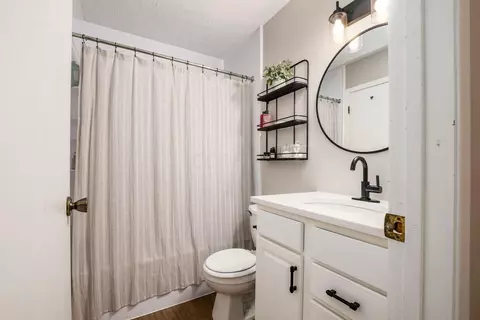 Bath - 3216 Heatherside Dr, Dublin, OH 43017 photo 1 of 1