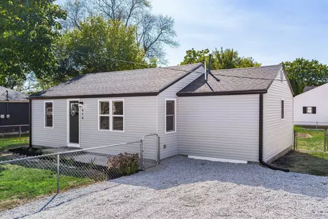 419 Faye Ave, Circleville, OH 43113 photo 3