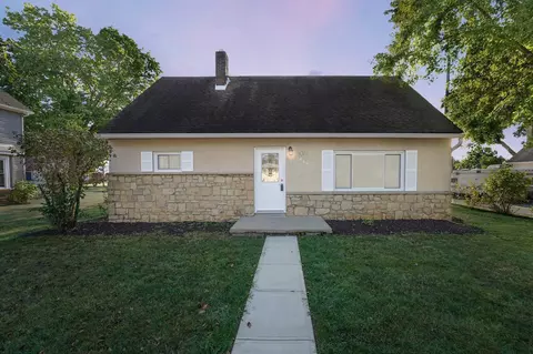 1080 Maple St, Harrisburg, OH 43126