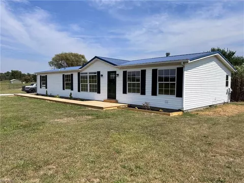 3840 Church Hill Rd, Zanesville, OH 43701