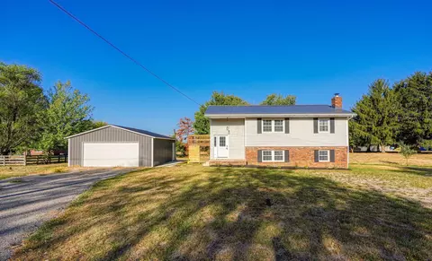 7405 Winchester Southern Rd, Stoutsville, OH 43154