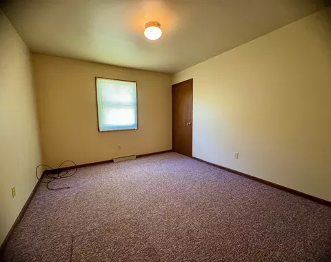 28680 Anthony Dr, Logan, OH 43138 photo 9