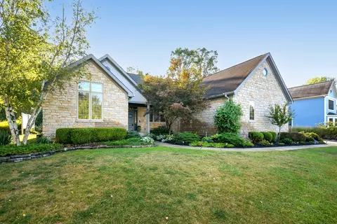 12337 Brook Forest Cir, Pickerington, OH 43147