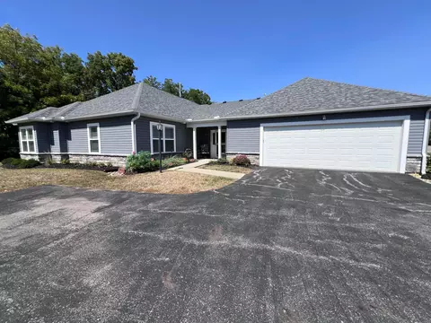 1395 Epworth Forest Dr, Lancaster, OH 43130
