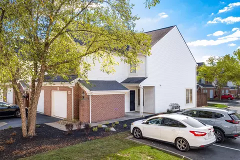 5849 Edge Of Village Vlg, Westerville, OH 43081