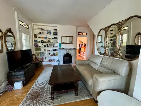 Living - 3255 E High St, Springfield, OH 45505 photo 4 of 7