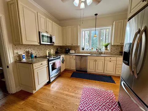 Kitchen - 3255 E High St, Springfield, OH 45505 photo 5 of 5