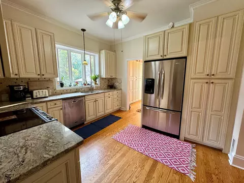 Kitchen - 3255 E High St, Springfield, OH 45505 photo 2 of 5