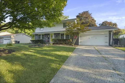 1050 Champagne Dr, Marion, OH 43302