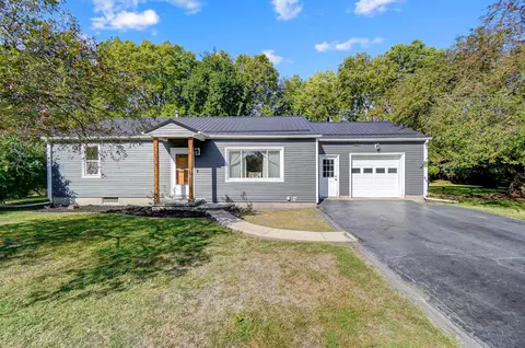 689 Radian Dr, Heath, OH 43056