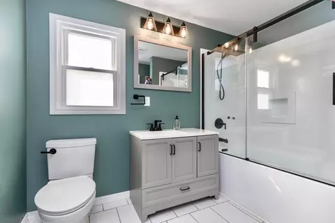 Bath - 1762 Wacker Dr, Lancaster, OH 43130 photo 1 of 1