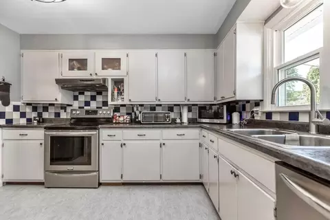 Kitchen - 1762 Wacker Dr, Lancaster, OH 43130 photo 3 of 3