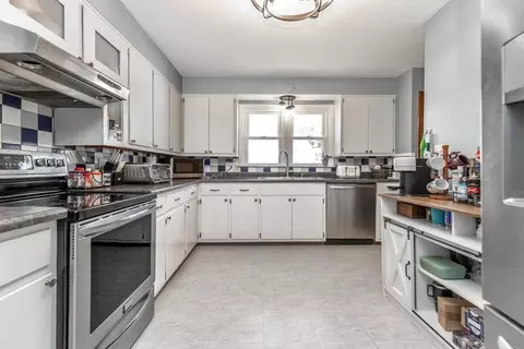 Kitchen - 1762 Wacker Dr, Lancaster, OH 43130 photo 2 of 3