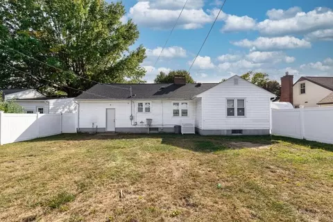 Exterior - 1762 Wacker Dr, Lancaster, OH 43130 photo 2 of 5