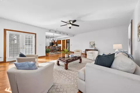 379 Beecher Rd, Columbus, OH 43230