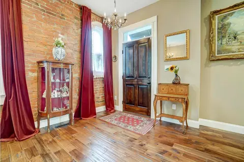 23 W Kossuth St, Columbus, OH 43206