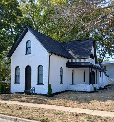 109 W Center St, London, OH 43140