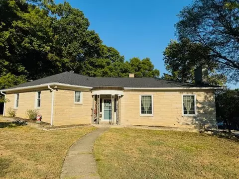 410 Hilltop Dr, Lancaster, OH 43130