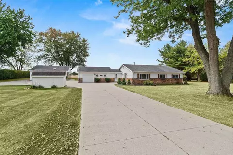 4941 E County Line Rd, Springfield, OH 45502 photo 2